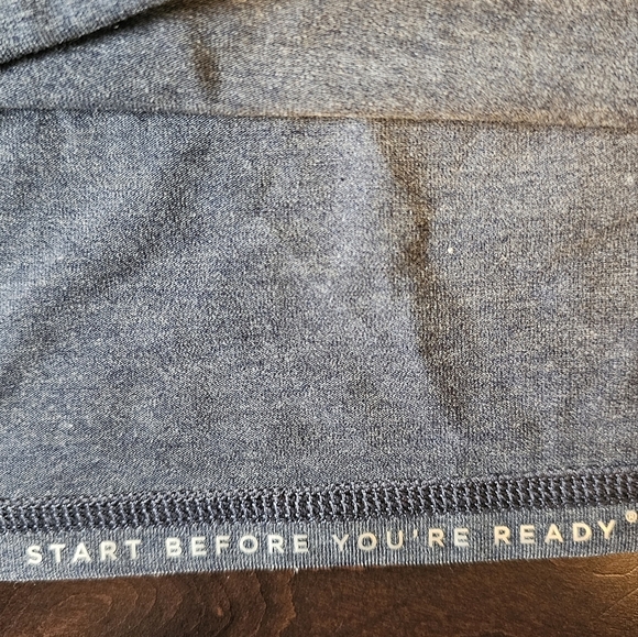 FOURLAPS Men's Radius Henley Shirt in Navy Heather, SMALL - Picture 9 of 9